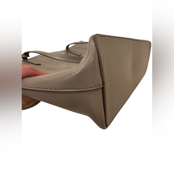 Kate Spade Seton Drive Karla Tote Bag Taupe $299 - Picture 6 of 11